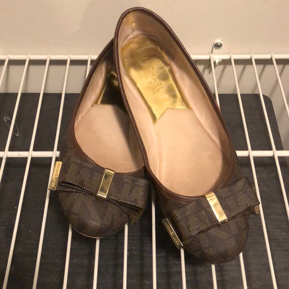 MK brown & gold dress flats